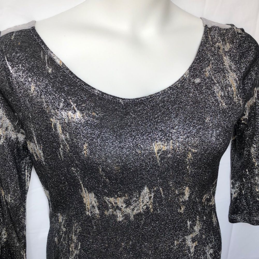 Buckle BKE Boutique shimmering lace blouse size Lg - Picture 3 of 8